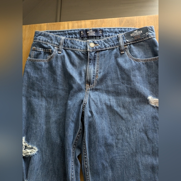 NWT, Hollister Dad Jeans - Picture 6 of 7